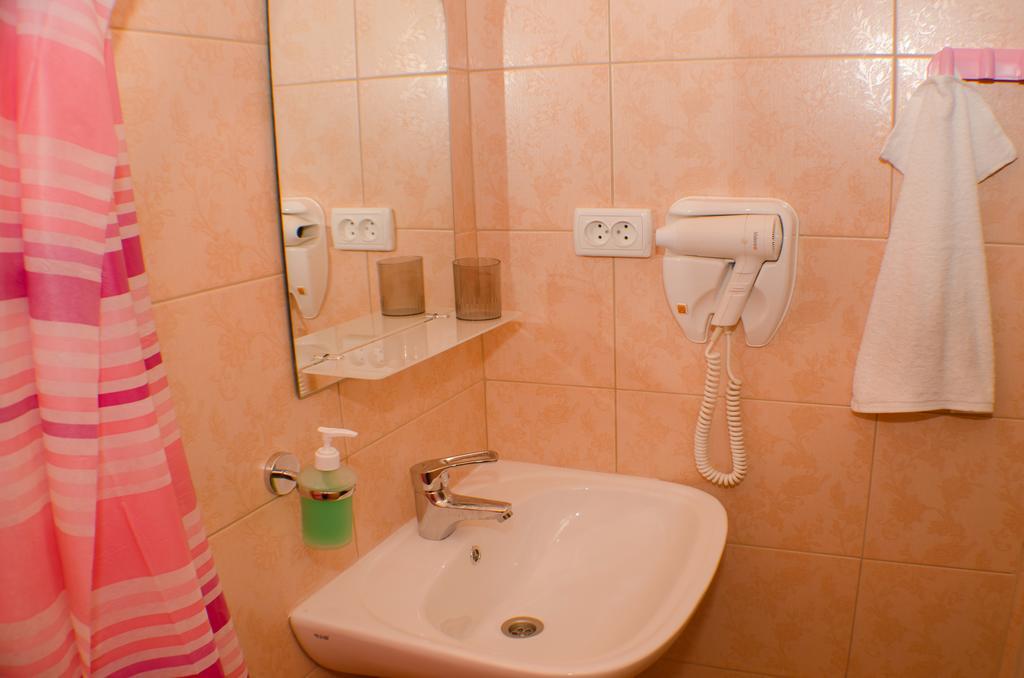 Dream Mini Hostel Харков Екстериор снимка